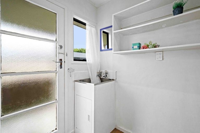 Photo of property in 2/17 Anglers Way, Wattle Downs, Auckland, 2102