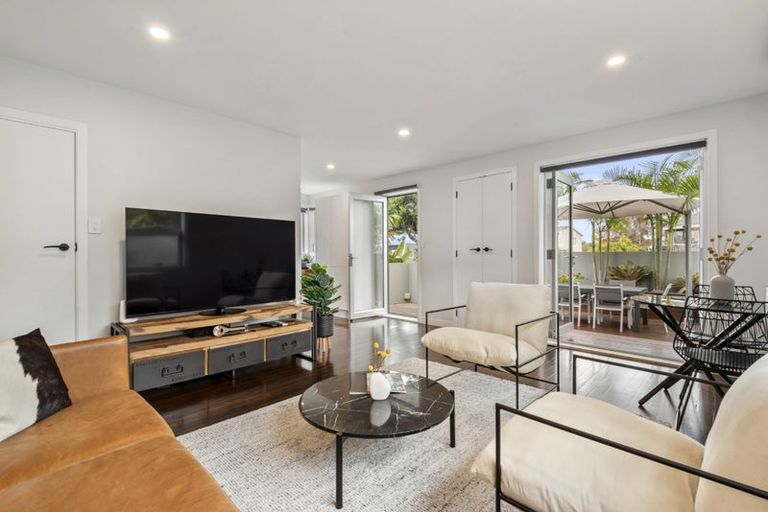 Photo of property in 1/2a Earnoch Avenue, Takapuna, Auckland, 0622