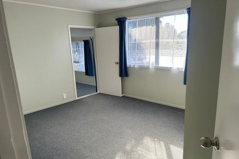 Photo of property in 12 Edwin Freeman Place, Ranui, Auckland, 0612