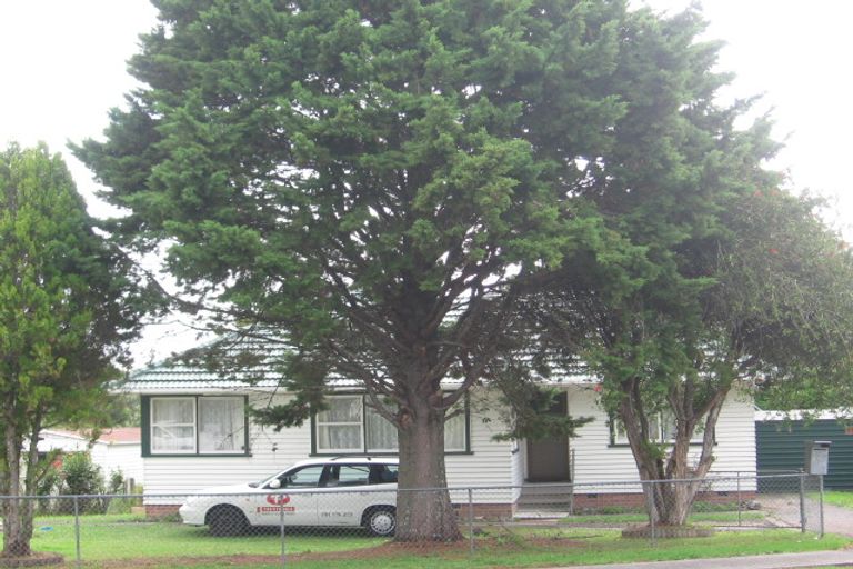 Photo of property in 72 Edmonton Road, Henderson, Auckland, 0612