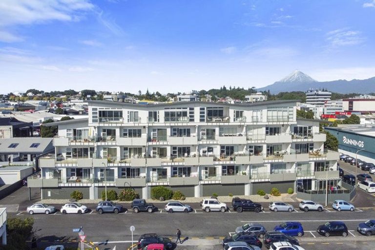 Photo of property in Quarterdeck, 3/4 Buller Street, New Plymouth, 4310