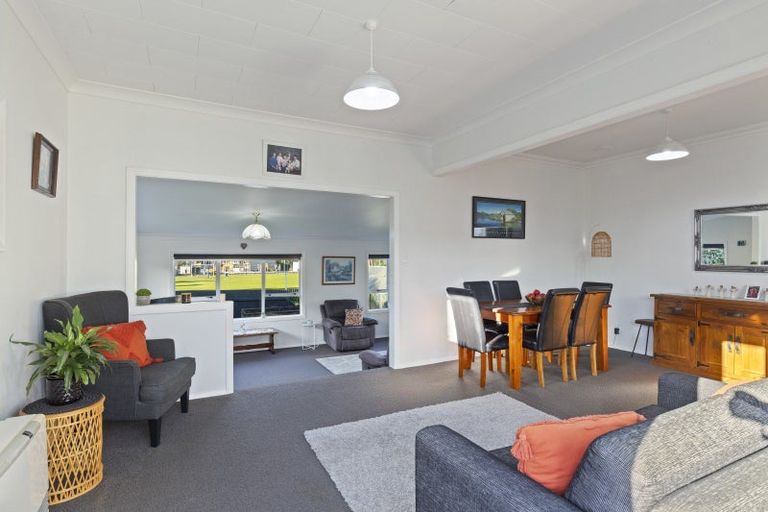 Photo of property in 25a Paynters Avenue, Strandon, New Plymouth, 4312