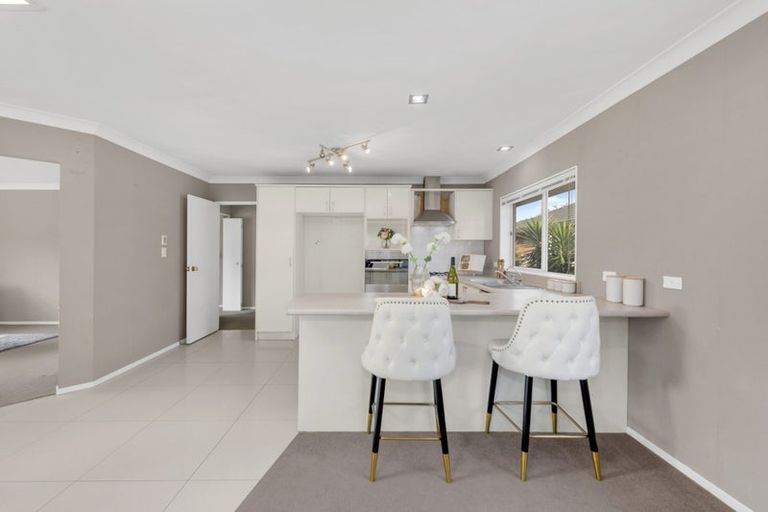 Photo of property in 58 Frank Nobilo Drive, Golflands, Auckland, 2013