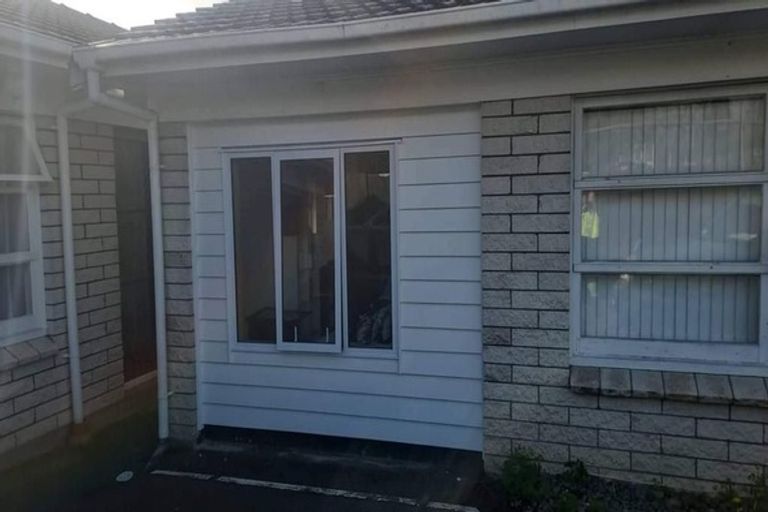 Photo of property in 3/6 Clevedon Road, Papakura, 2110