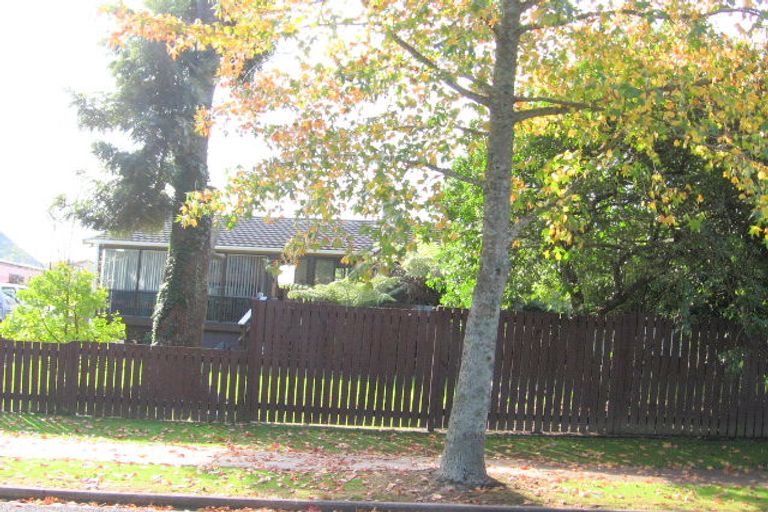Photo of property in 27 Sikkim Crescent, Clover Park, Auckland, 2019