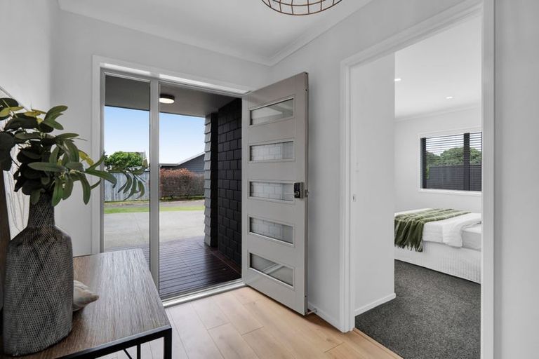 Photo of property in 13 Birdie Lane, Waiwhakaiho, New Plymouth, 4312