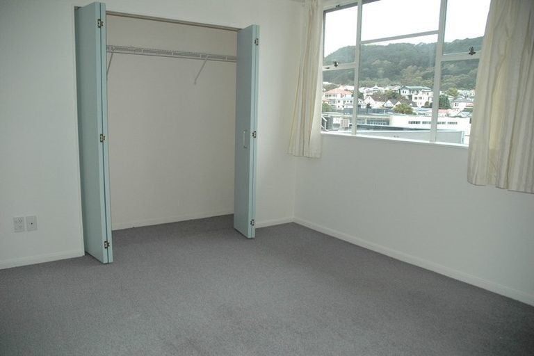Photo of property in Grandstand Apartments, 80u6 Kent Terrace, Mount Victoria, Wellington, 6011