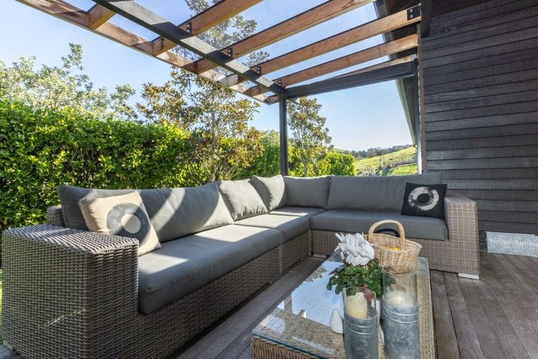 Photo of property in 15 Lakeview Terrace, Taradale, Napier, 4112