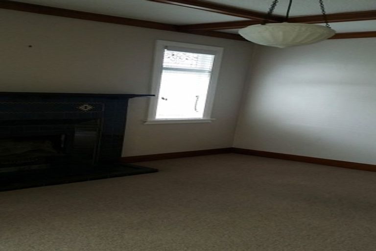 Photo of property in 62 Creswick Terrace, Northland, Wellington, 6012