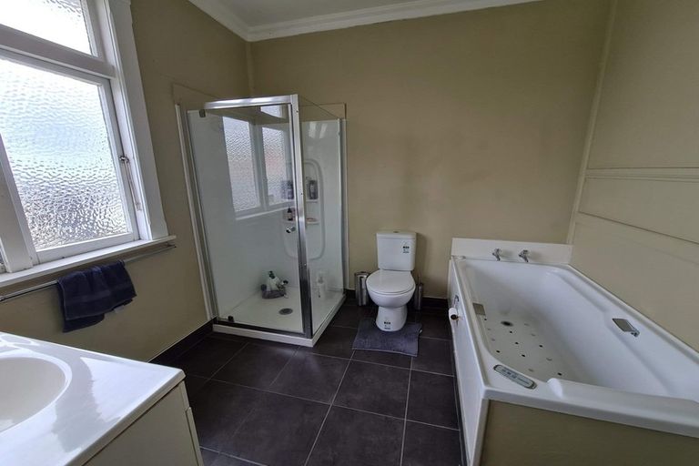 Photo of property in 42 Chelwood Street, Takaro, Palmerston North, 4412