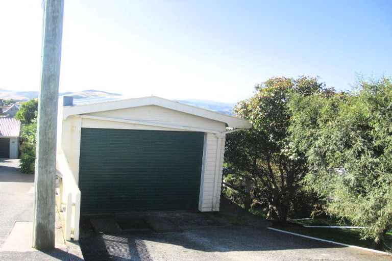 Photo of property in 18 Clifford Road, Johnsonville, Wellington, 6037