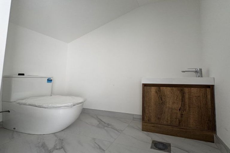 Photo of property in 12 Peara Place, Henderson, Auckland, 0610