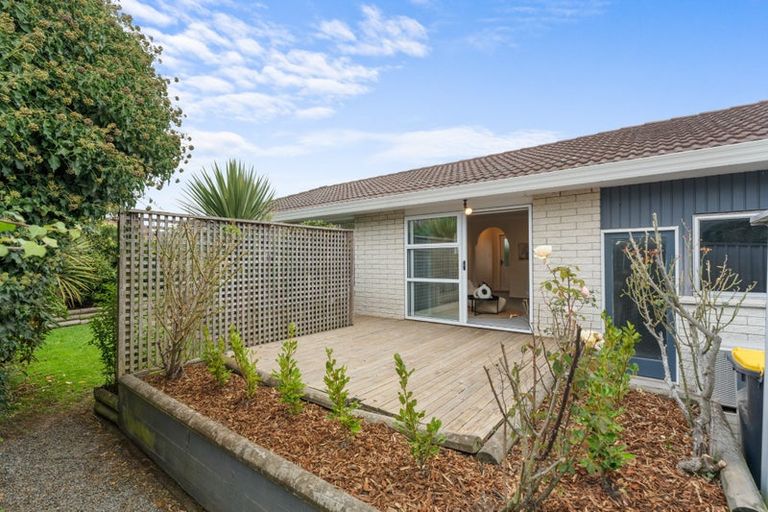 Photo of property in 1/18 Sawtell Place, Northcote, Christchurch, 8052