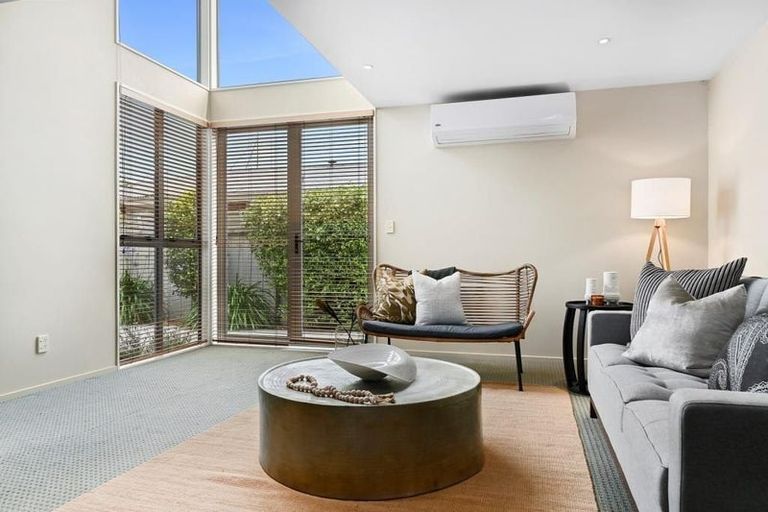 Photo of property in 2/1010 Colombo Street, St Albans, Christchurch, 8014