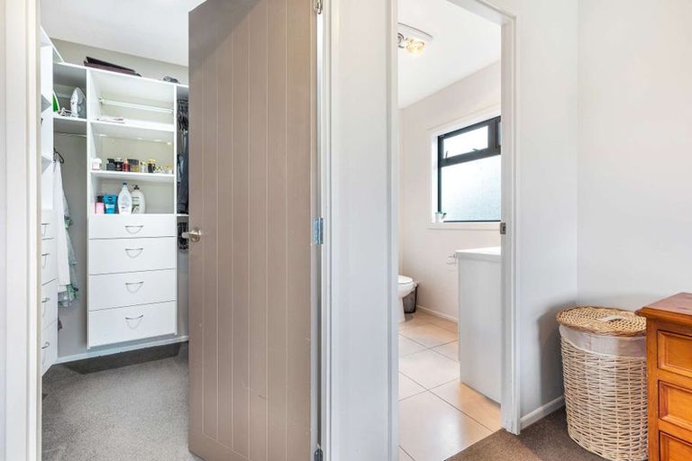 Photo of property in 8 Latham Stubbs Crescent, Waipawa, 4210