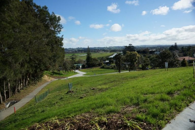 Photo of property in 2 St Julia Court, Helensville, 0800