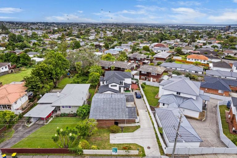 Photo of property in 57 Golf Road, New Lynn, Auckland, 0600