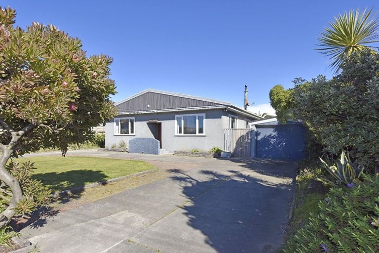 Photo of property in 74 Marine Parade, North New Brighton, Christchurch, 8083
