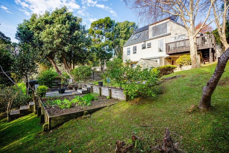 Photo of property in 57 Kahu Road, Paremata, Porirua, 5024