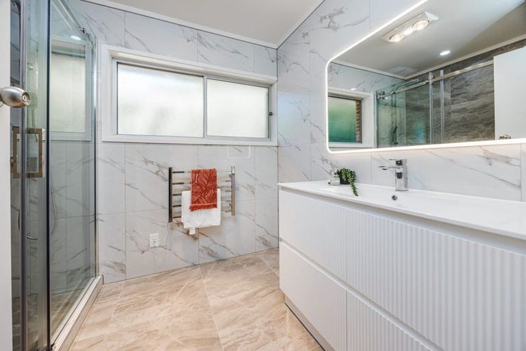 Photo of property in 3 Halcyon Place, Papatoetoe, Auckland, 2025