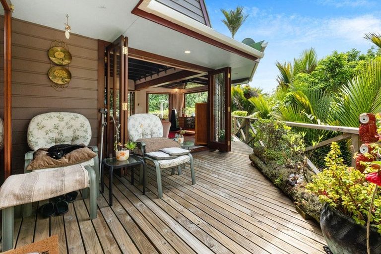 Photo of property in 27a Tane Road, Laingholm, Auckland, 0604