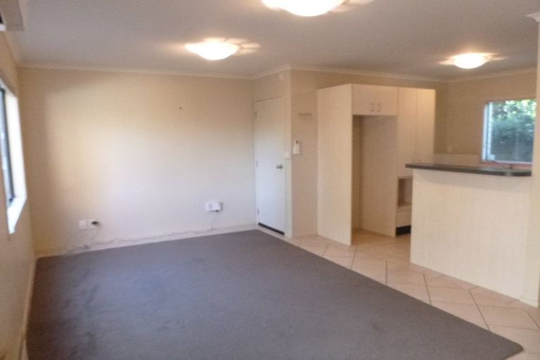 Photo of property in 16 Catrina Avenue, Birkenhead, Auckland, 0626