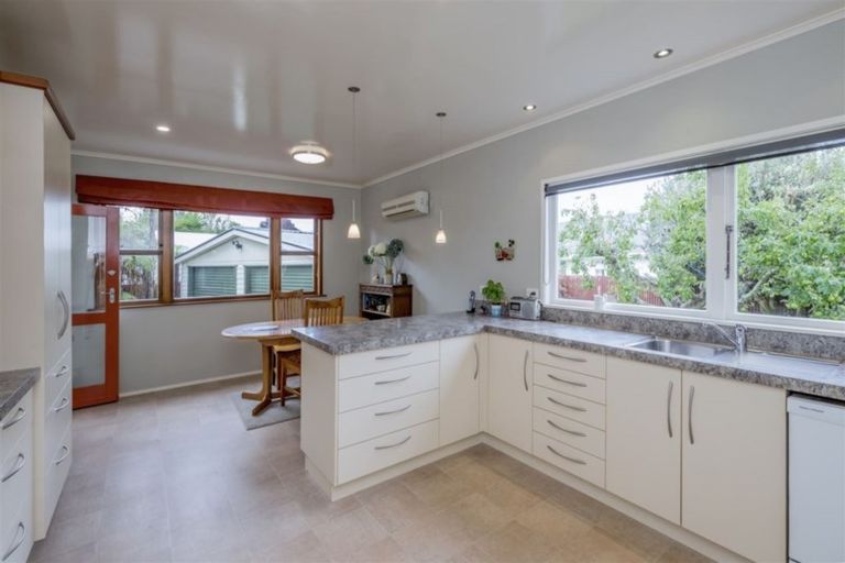 Photo of property in 15a Kawiu Road, Levin, 5510