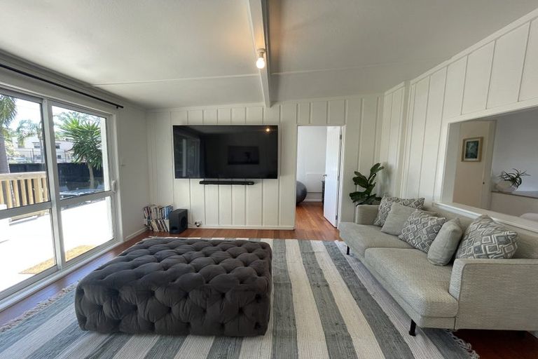 Photo of property in 61 Kauri Road, Stanmore Bay, Whangaparaoa, 0932