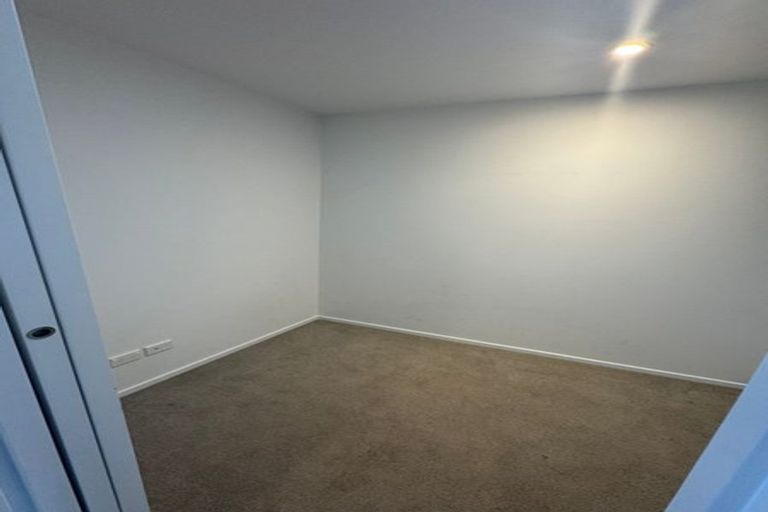 Photo of property in 13 Eileen Newey Place, Henderson, Auckland, 0612