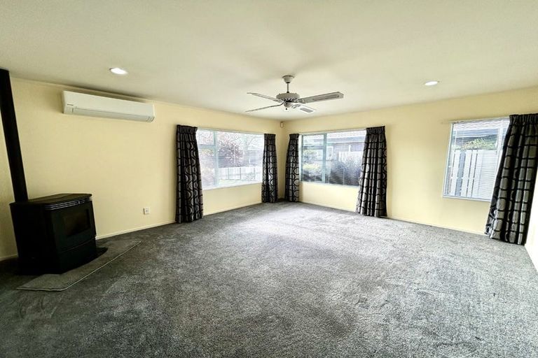 Photo of property in 6 Edgewater Grove, Whakatane, 3120