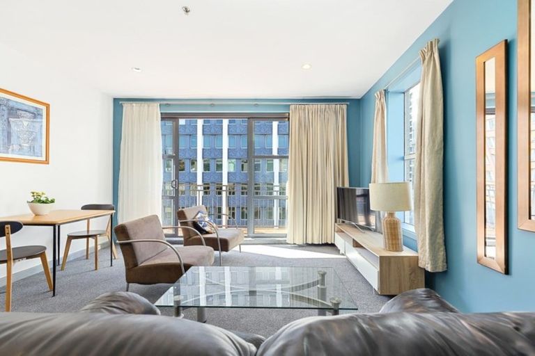 Photo of property in Atrium Towers, 8e/154 The Terrace, Wellington Central, Wellington, 6011
