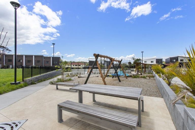 Photo of property in 1/478 West Coast Road, Glen Eden, Auckland, 0602