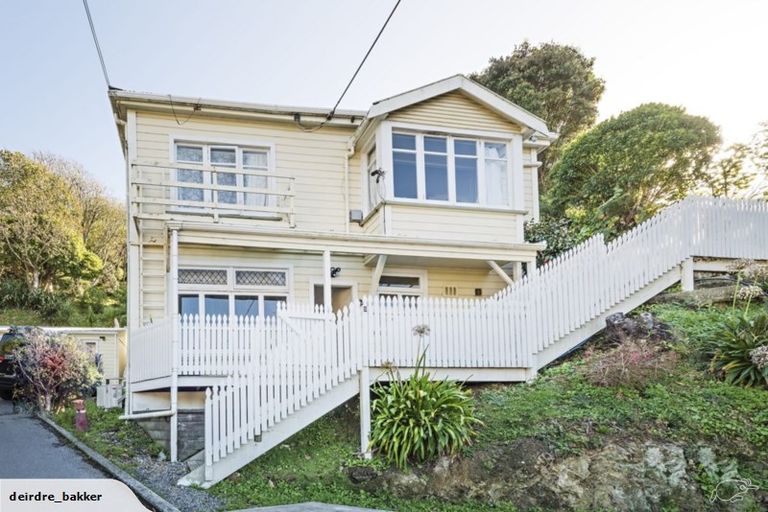 Photo of property in 2 Kopiko Way, Brooklyn, Wellington, 6021