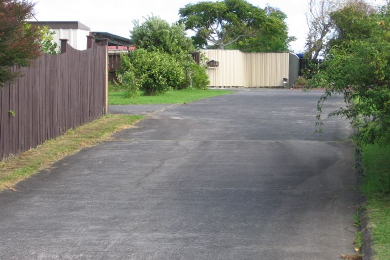 Photo of property in 2/12 Levaut Place, Half Moon Bay, Auckland, 2012