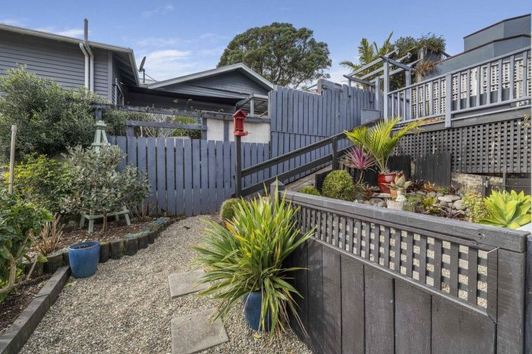 Photo of property in 75 Belt Road, New Plymouth, 4310