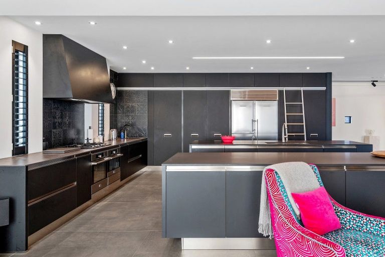 Photo of property in 7 Helmores Lane, Merivale, Christchurch, 8014
