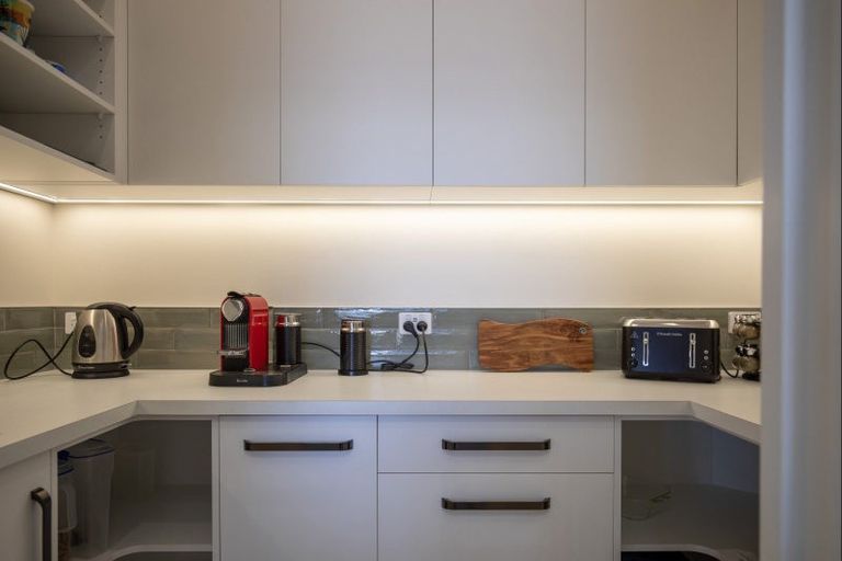 Photo of property in 2a Marine Parade, Raglan, 3225