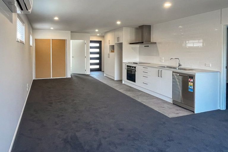 Photo of property in 16 Oakmill Drive, Casebrook, Christchurch, 8051