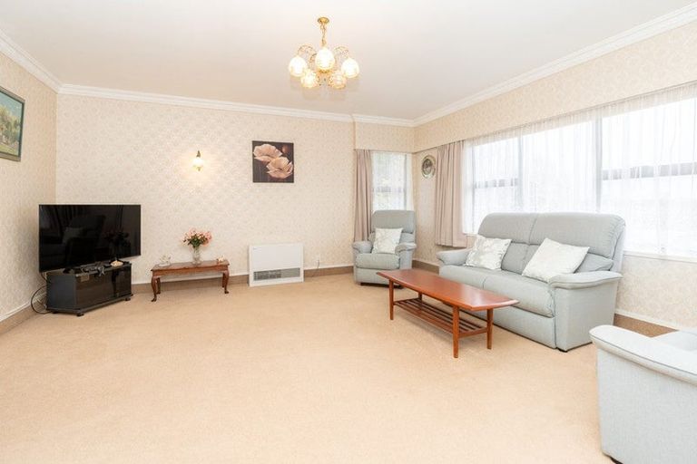 Photo of property in 51 Resthill Crescent, Glenview, Hamilton, 3206