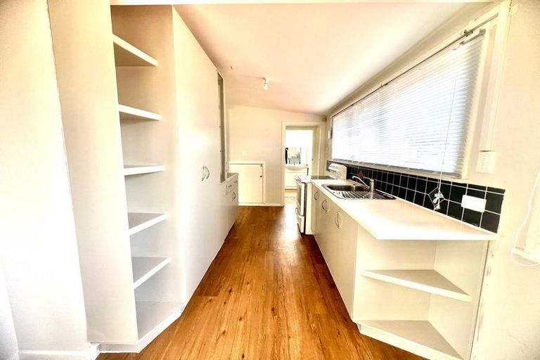 Photo of property in 16 Savoy Road, Glen Eden, Auckland, 0602