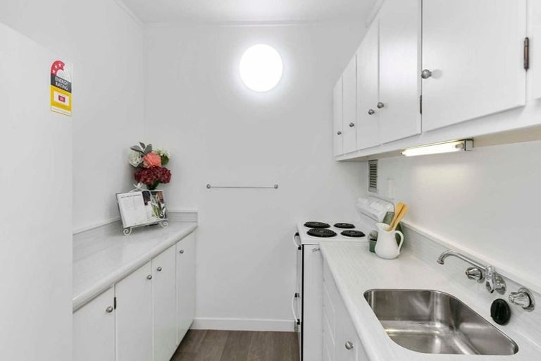 Photo of property in Hobson Court Flats, 22/70u Hobson Street, Thorndon, Wellington, 6011