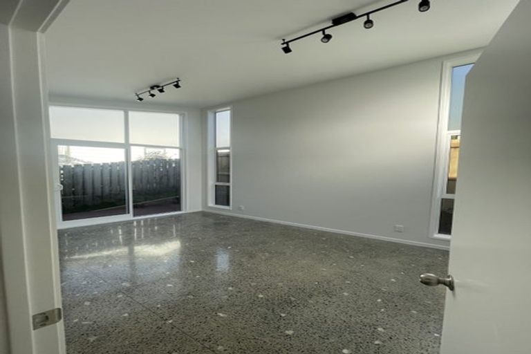 Photo of property in 21a Garton Drive, Massey, Auckland, 0614