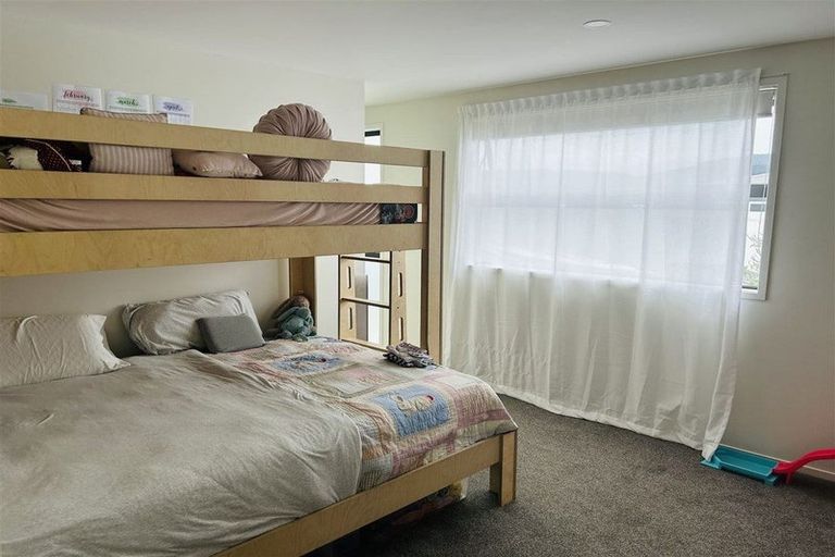 Photo of property in 7b Mavis Place, Beach Haven, Auckland, 0626