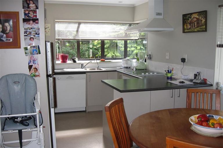 Photo of property in 78 Yeovil Road, Te Atatu Peninsula, Auckland, 0610