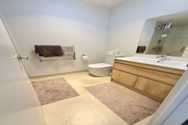 Photo of property in 3/25 Vodanovich Road, Te Atatu South, Auckland, 0610