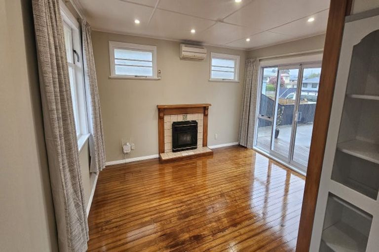 Photo of property in 23 Charles Street, Clouston Park, Upper Hutt, 5018