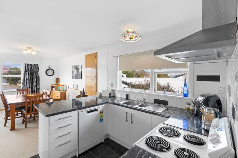 Photo of property in 1 Glen Street, Levin, 5510