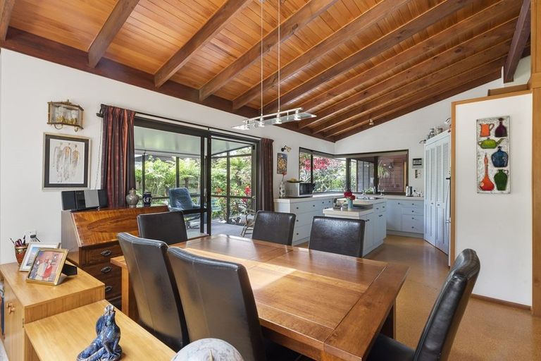 Photo of property in 1 Manu Grove, Waikanae, 5036