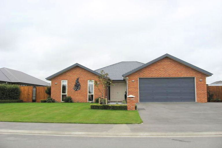 Photo of property in 18 Cairnbrae Drive, Prebbleton, 7604