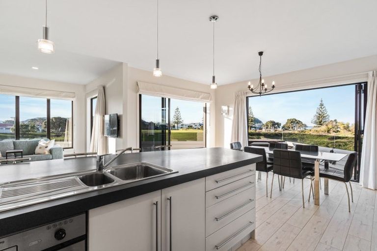 Photo of property in 102b Hinemoa Street, Whangamata, 3620